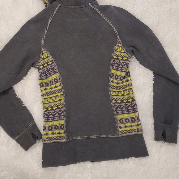 Lululemon Special Edition Jacket with Totes - Picture 8 of 11